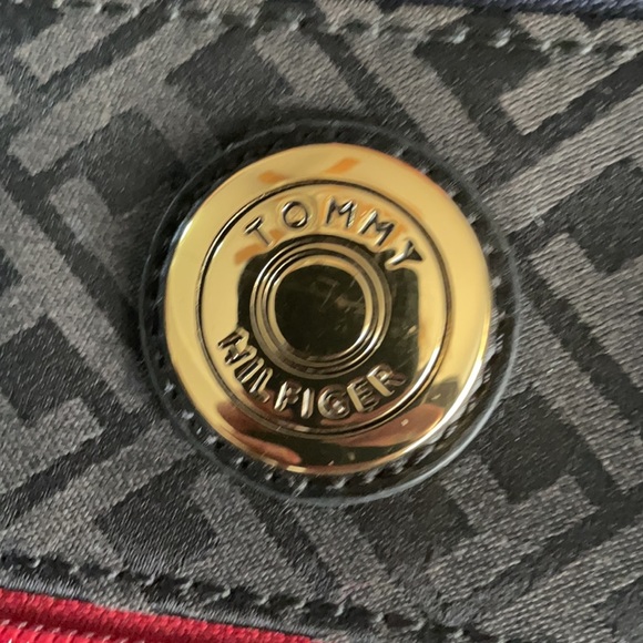 Tommy Hilfiger Crossbody - Picture 2 of 3